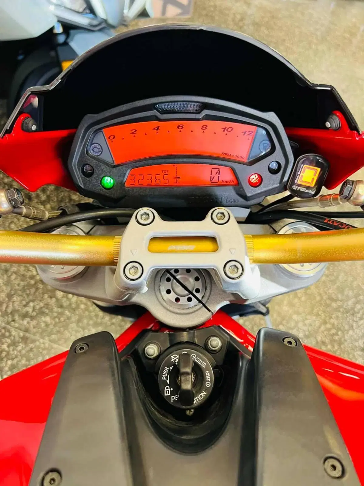 Ducati Monster 696 (2008 - 13) (6)