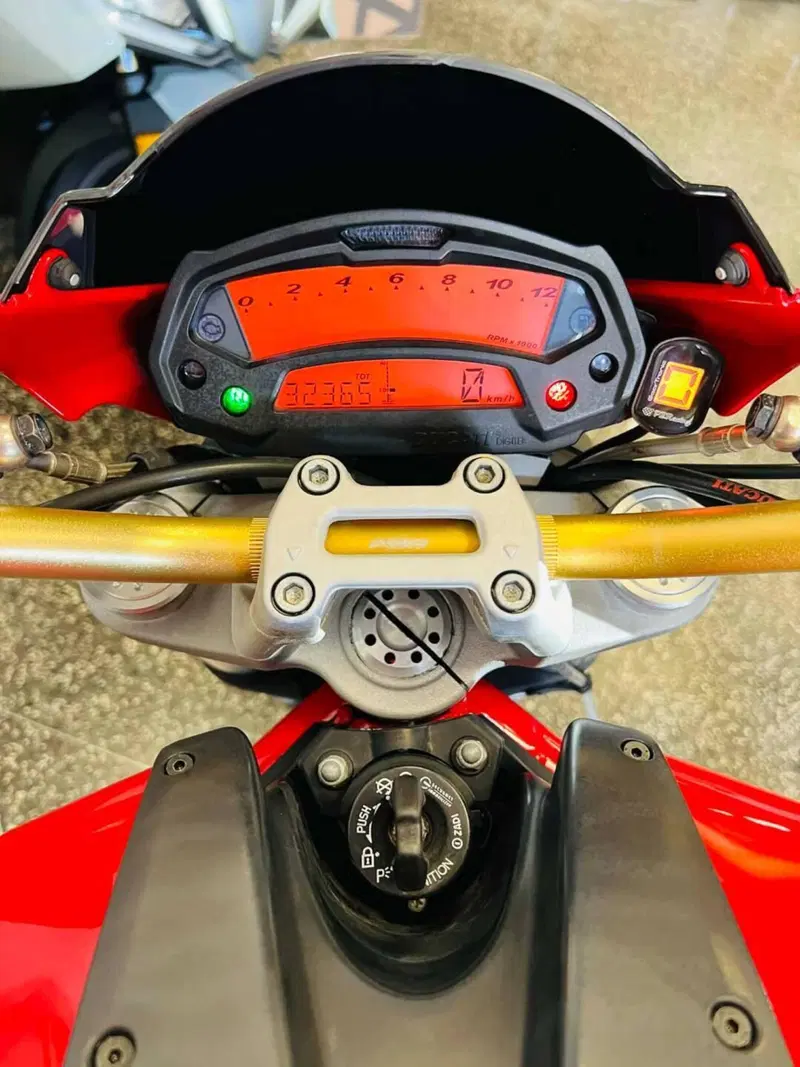 Ducati Monster 696 (2008 - 13) (6)