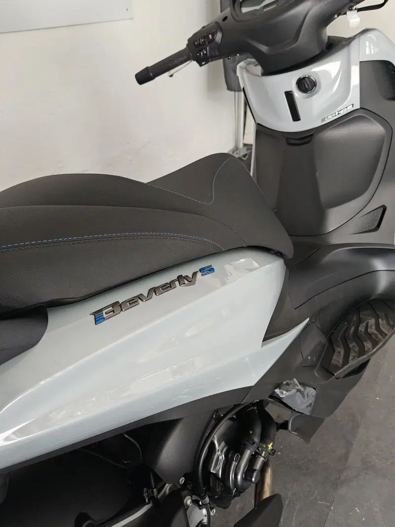 Piaggio Beverly 310 S (2025 - 26) (4)