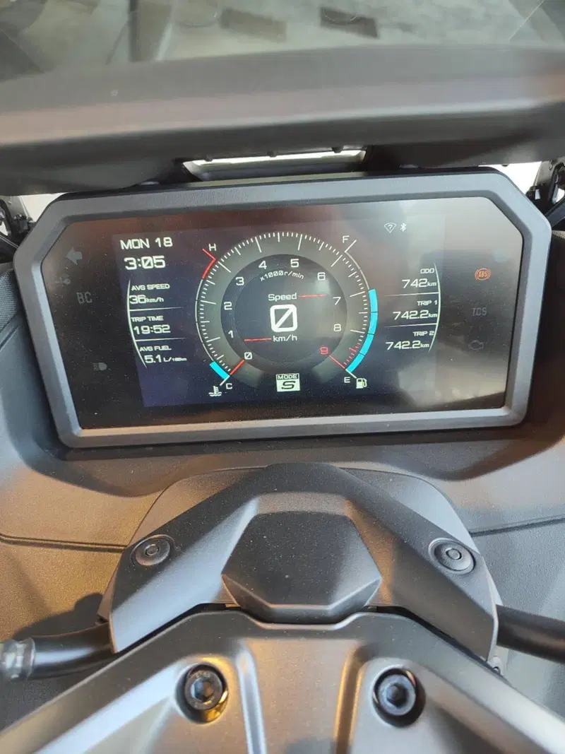Yamaha T-Max 560 (2025 - 26) (2)