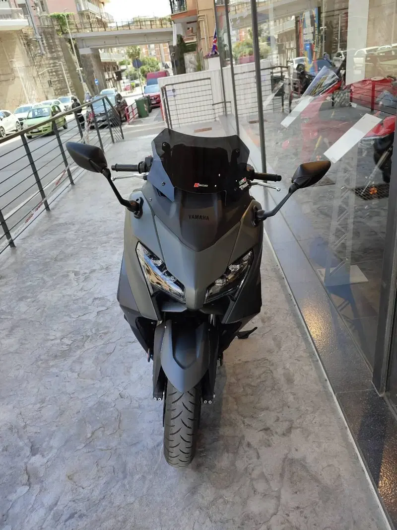 Yamaha T-Max 560 (2025 - 26) (3)