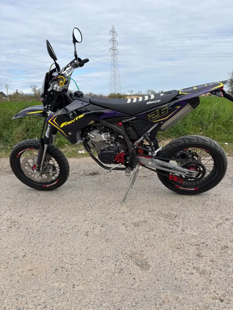 Fantic Motor Motard 125 M Performance 4t (2019) (3)