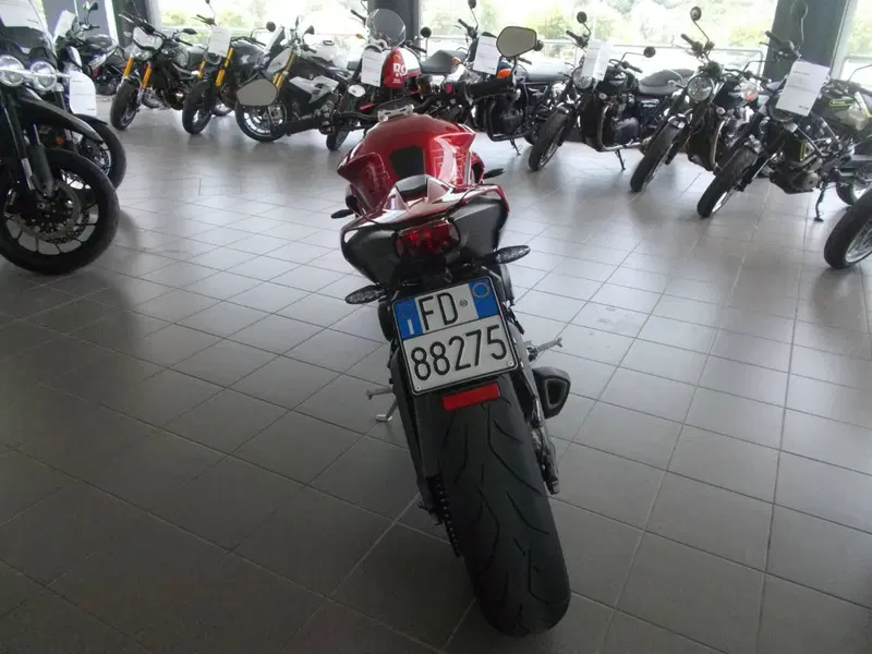 Triumph Street Triple 765 RS (2023 - 26) (3)