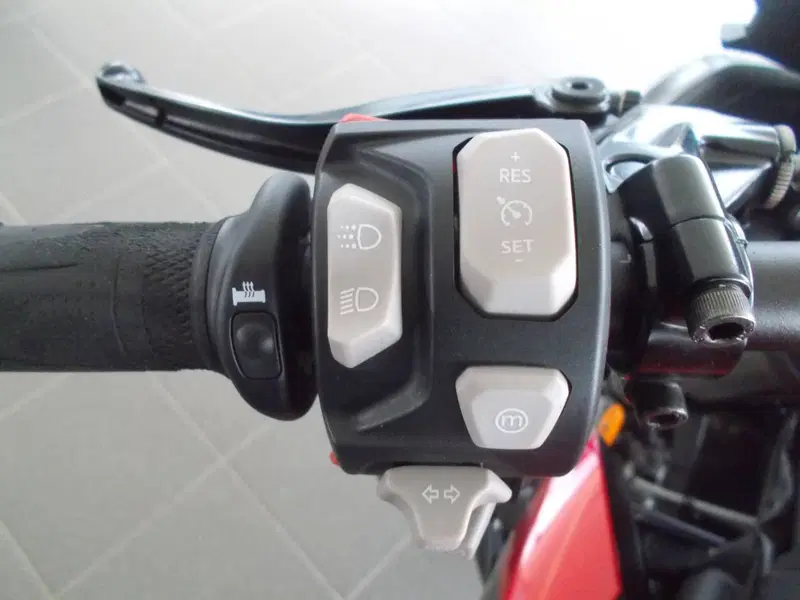 Triumph Street Triple 765 RS (2023 - 26) (6)
