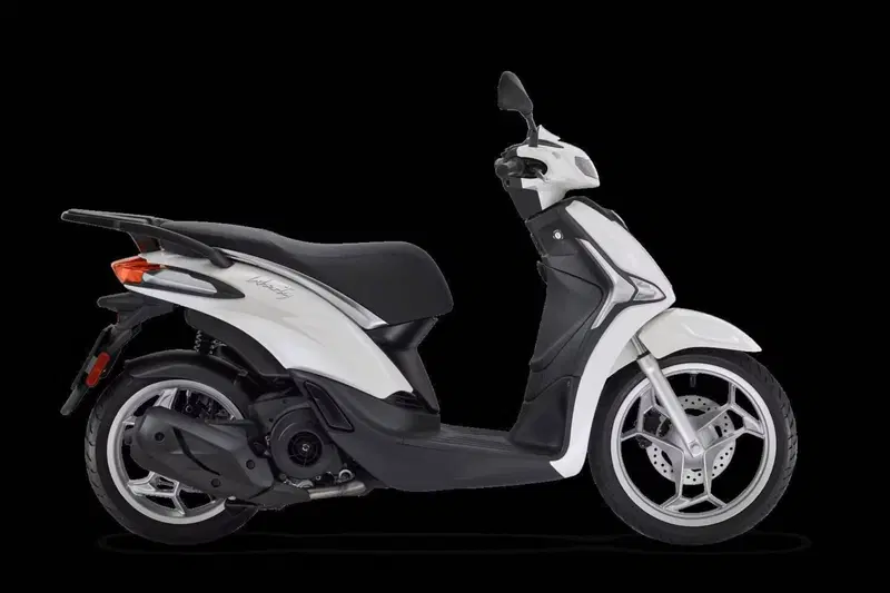 Piaggio Liberty 125 (2025 - 26) (2)