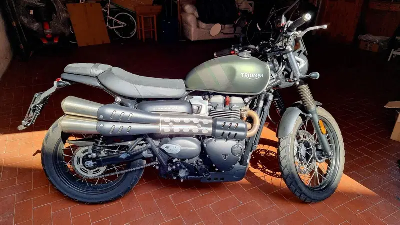 Triumph Street Scrambler 900 (2021 - 22) (2)