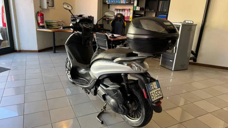 Piaggio Beverly 300 S i.e. ABS-ASR (2016 - 20) (4)