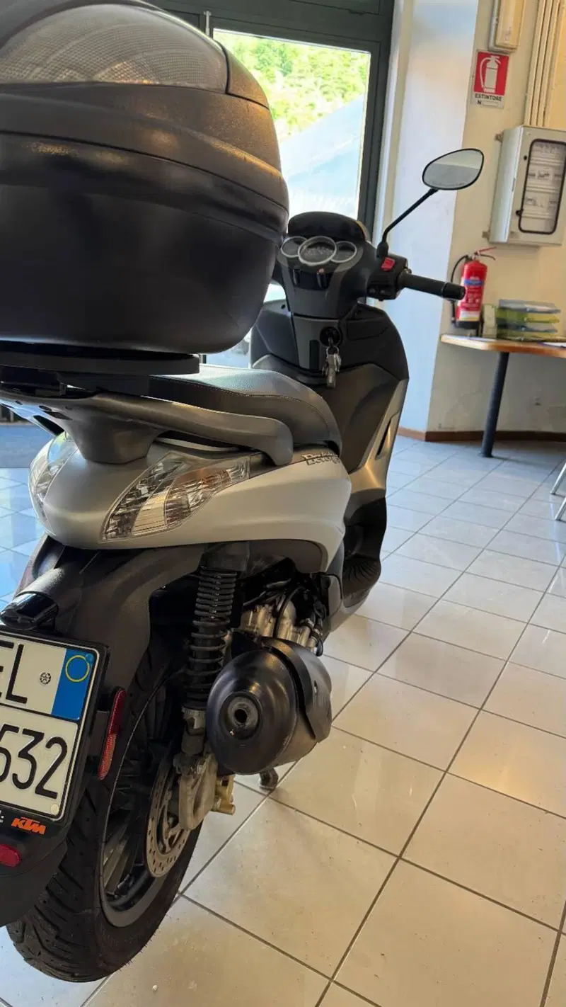 Piaggio Beverly 300 S i.e. ABS-ASR (2016 - 20) (12)