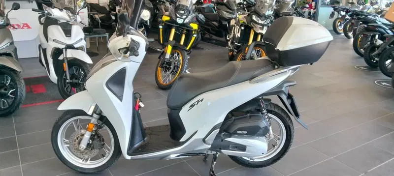Honda SH 150i (2017 - 19) (2)