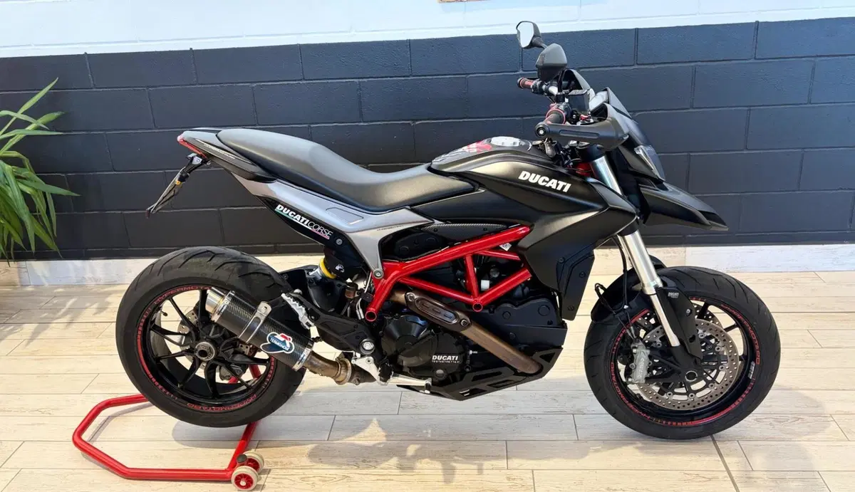 Ducati Hypermotard 821 (2013 - 15) (4)