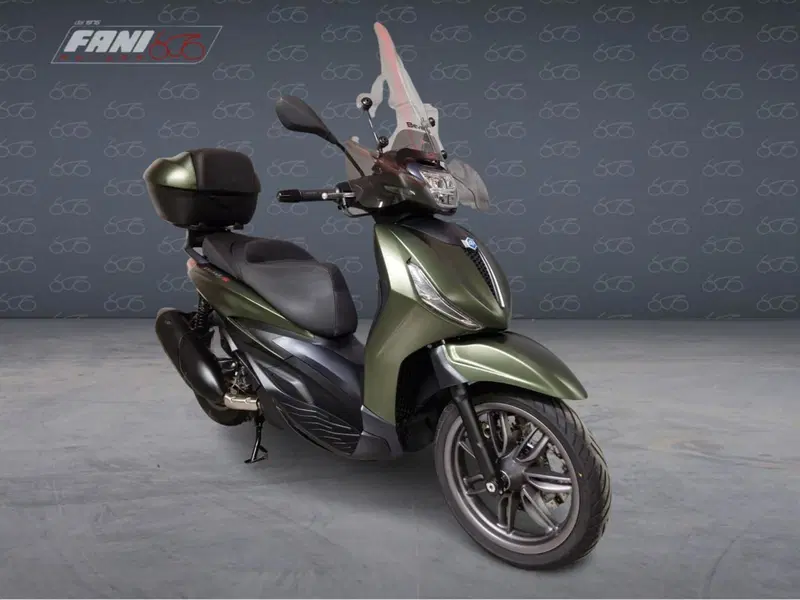 Piaggio Beverly 300 ABS-ASR (2021 - 25) (2)
