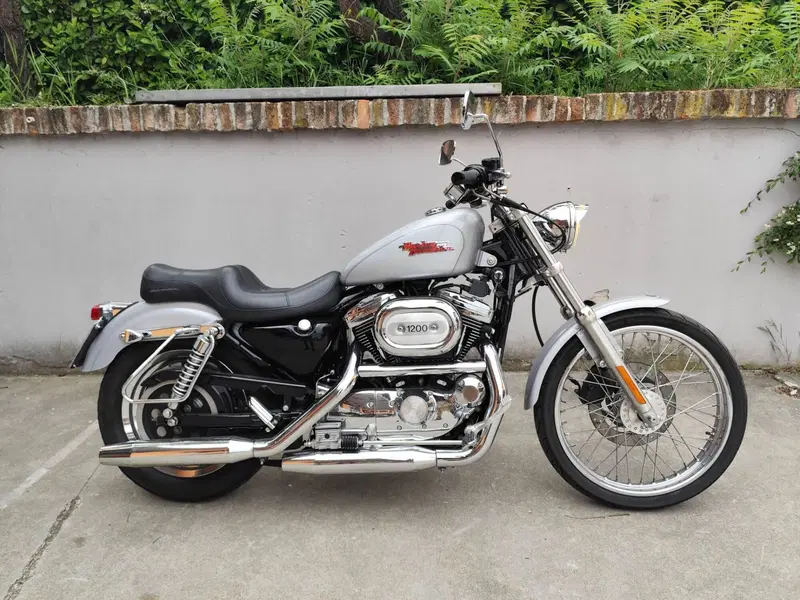 Harley-Davidson 1200 Custom (2001 - 03) - XL 1200C