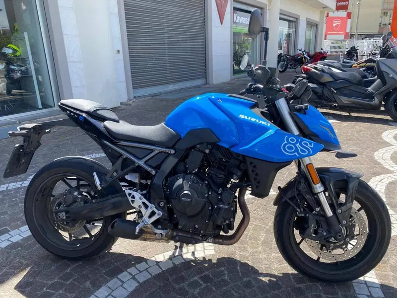 Suzuki GSX-8S (2025 - 26)