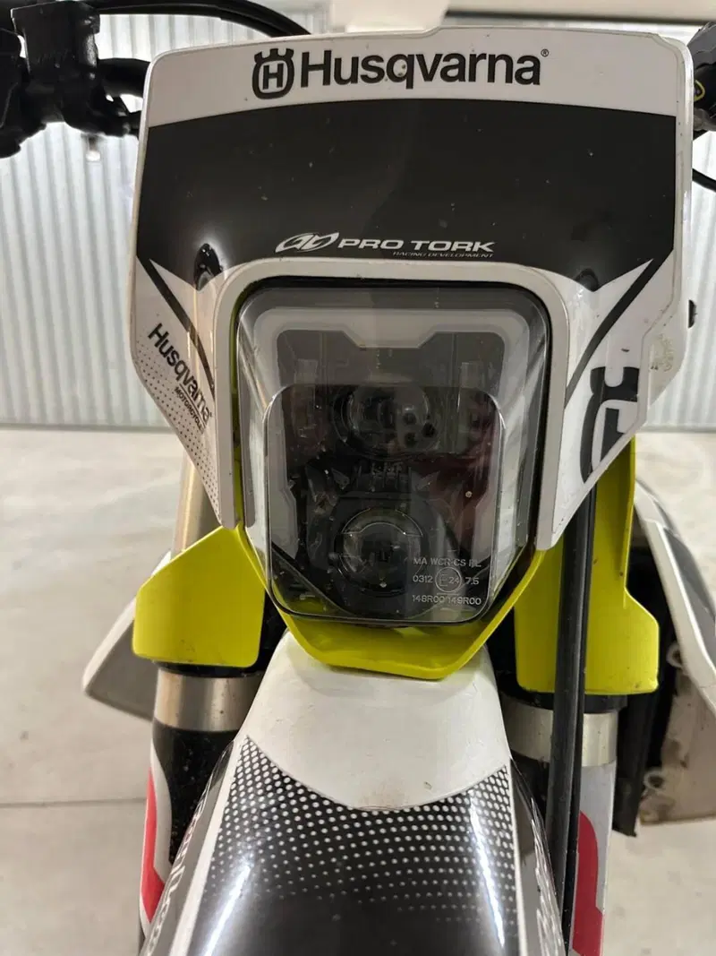 Husqvarna FE 250 (2022) (3)
