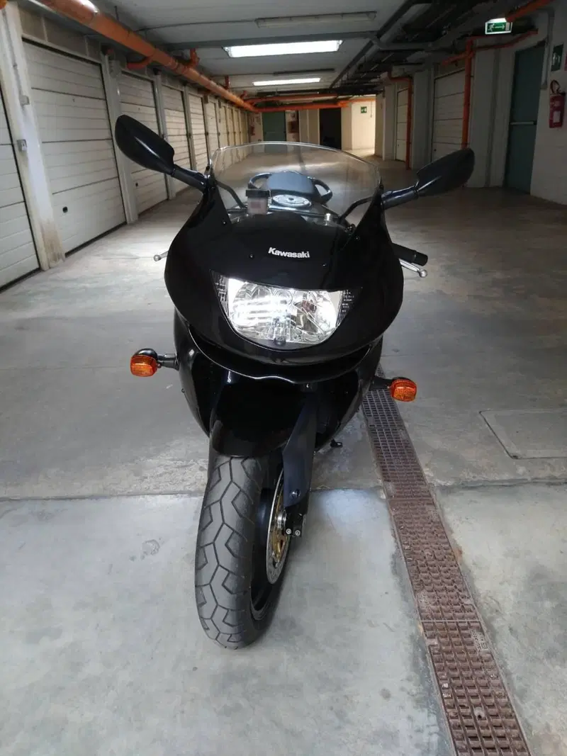 Kawasaki Ninja 900 ZX-9R (1998 - 01) (4)