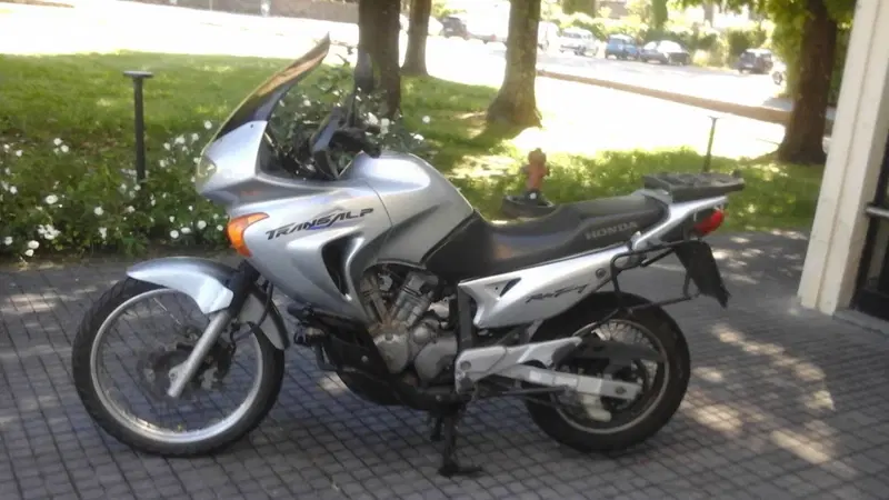 Honda Transalp XL 650V (2000 - 04) (2)
