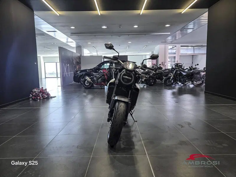 Honda CB 1000 R (2021 - 25) (4)