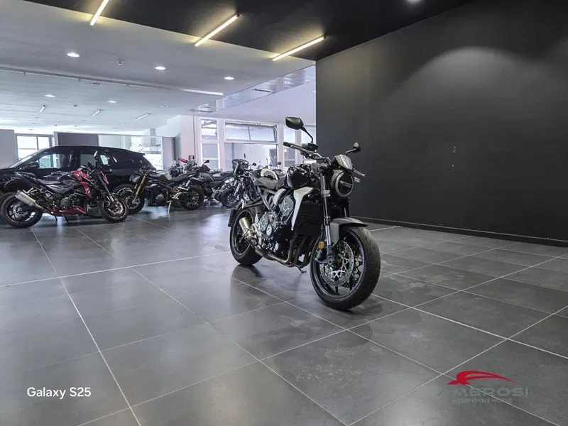 Honda CB 1000 R (2021 - 25) (11)