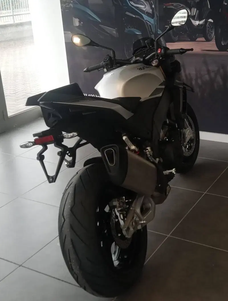 Aprilia Tuono V4 (2025 - 26) (7)