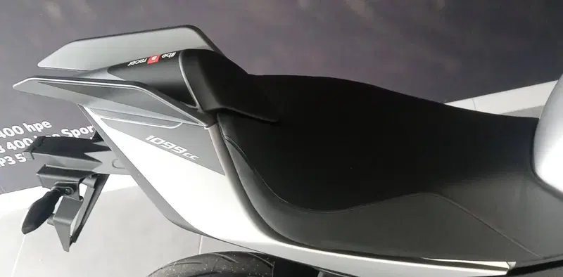 Aprilia Tuono V4 (2025 - 26) (9)