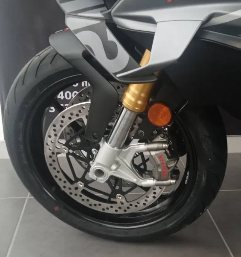 Aprilia Tuono V4 (2025 - 26) (11)
