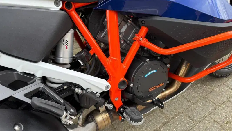 KTM 1290 Super Adventure R (2021) (9)