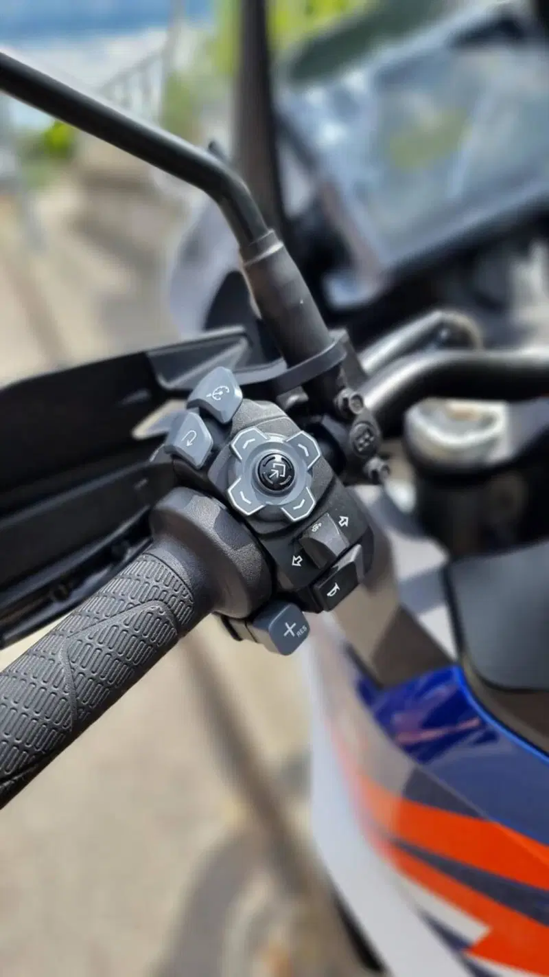 KTM 1290 Super Adventure R (2021) (18)