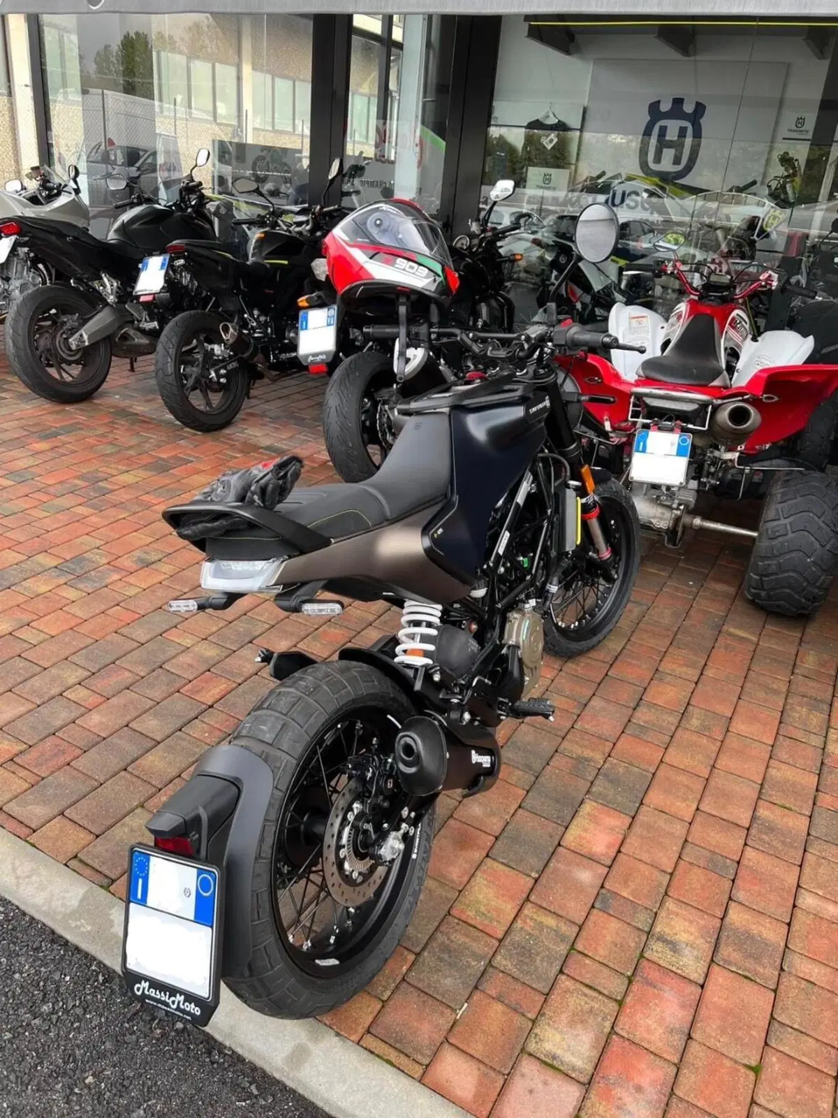 Husqvarna Svartpilen 125 (2021 - 23) (3)