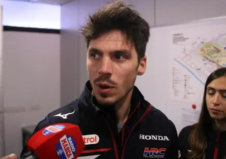 Mir sul tema delle partenze: Dovremmo cercare di avere la griglia meno lontana dalla prima curva, lo spettacolo è lo stesso anche se freniamo in terza