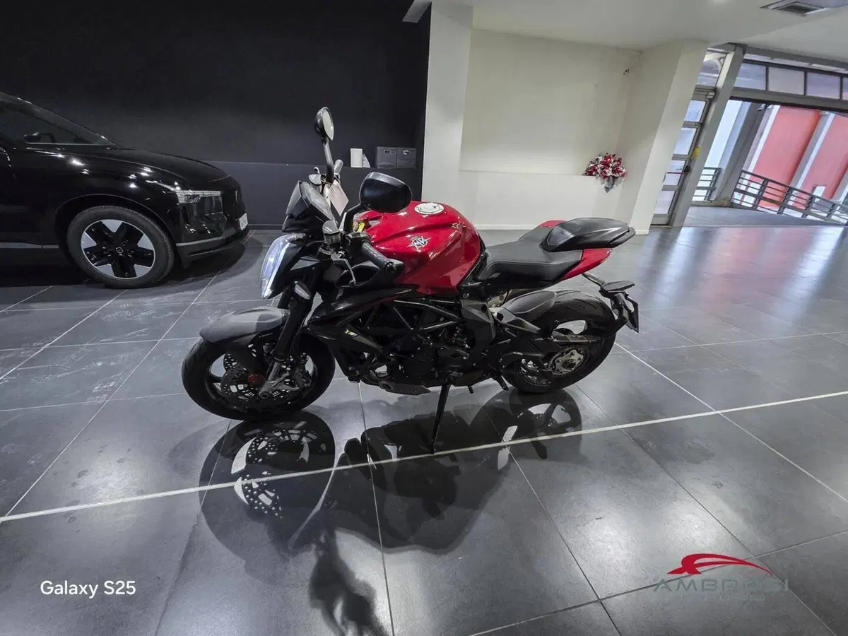 MV Agusta Brutale 800 Rosso (2021 - 23) (4)