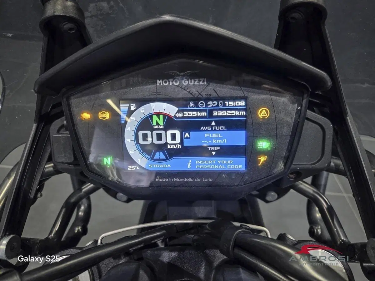 Moto Guzzi V85 TT (2021 - 23) (7)