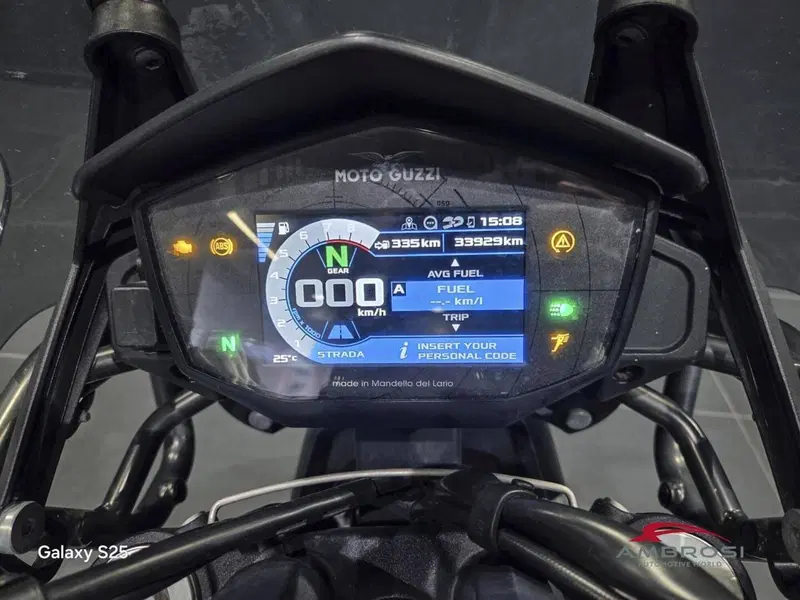 Moto Guzzi V85 TT (2021 - 23) (7)