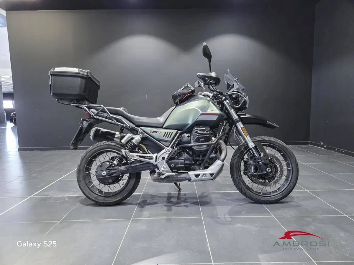 Moto Guzzi V85 TT (2021 - 23) (8)