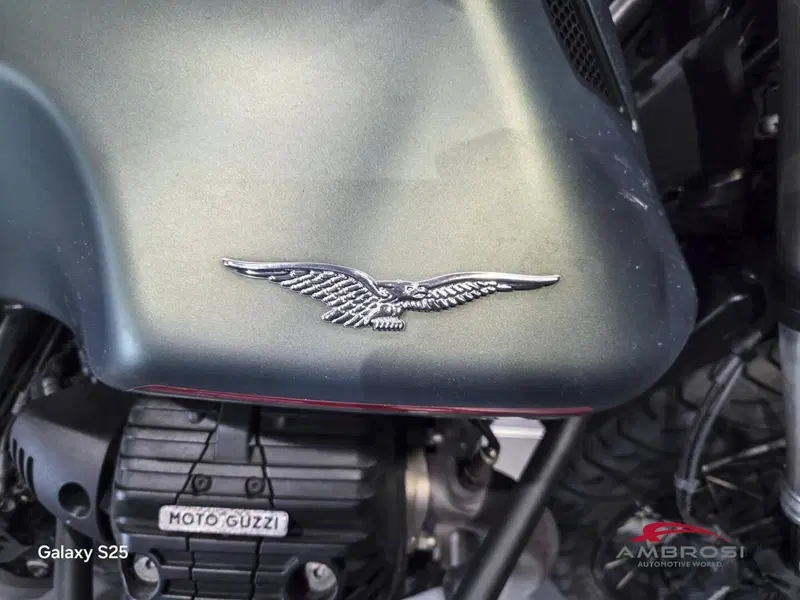 Moto Guzzi V85 TT (2021 - 23) (13)