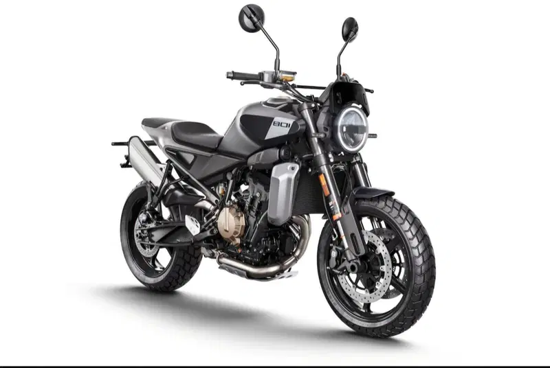 Husqvarna Svartpilen 801 (2024 - 26) (2)