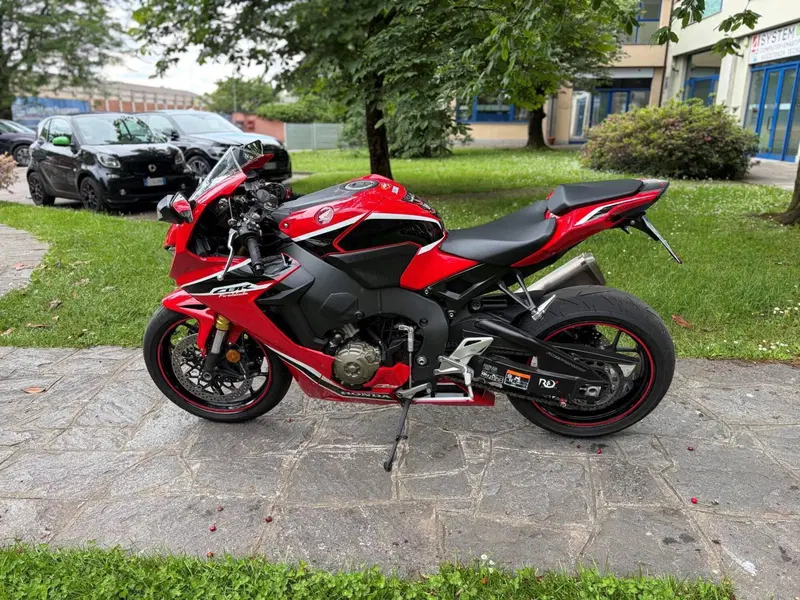 Honda CBR 1000 RR Fireblade (2017 - 19) (2)