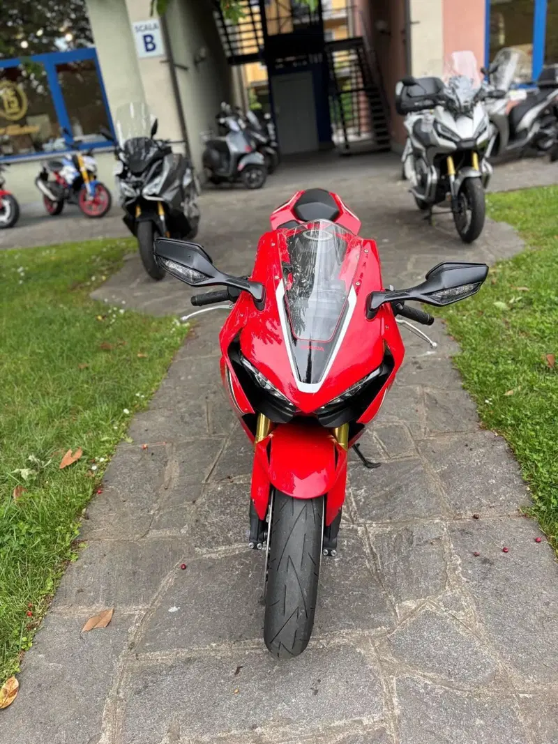 Honda CBR 1000 RR Fireblade (2017 - 19) (4)