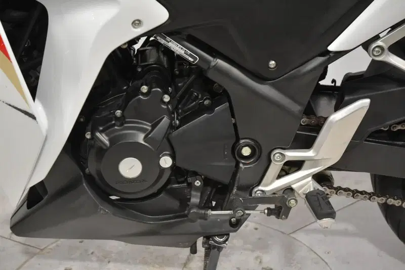 Honda CBR 250 R (2010 - 14) (4)