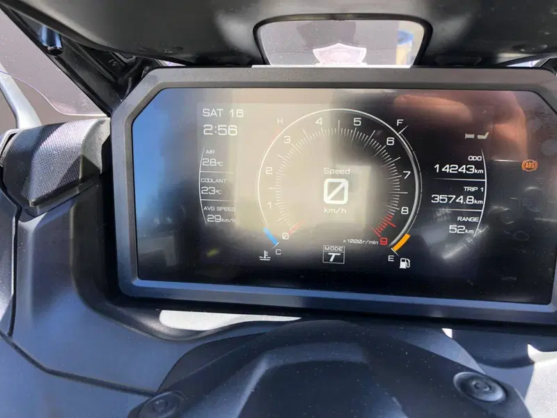 Yamaha T-Max 560 Tech Max (2022 - 24) (4)