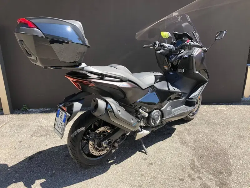 Yamaha T-Max 560 Tech Max (2022 - 24) (2)