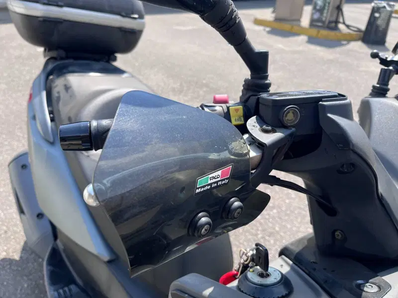 Kymco Downtown 300i (2009 - 17) (6)