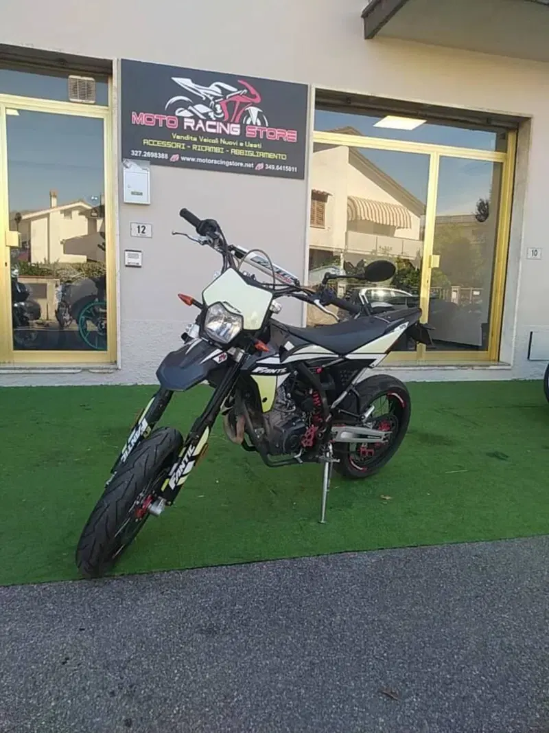 Fantic Motor XMF 125 Motard Competition 4T (2023 - 24) (5)