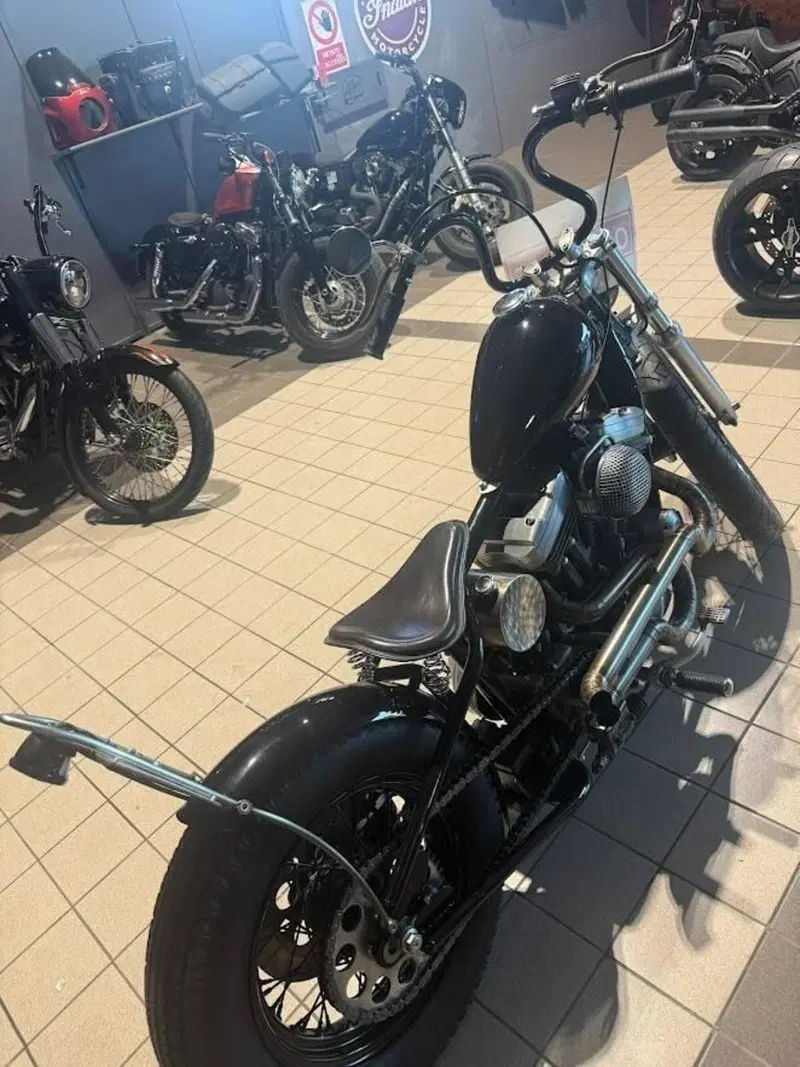 Harley-Davidson 883 Hugger (1994 - 00) - XLH