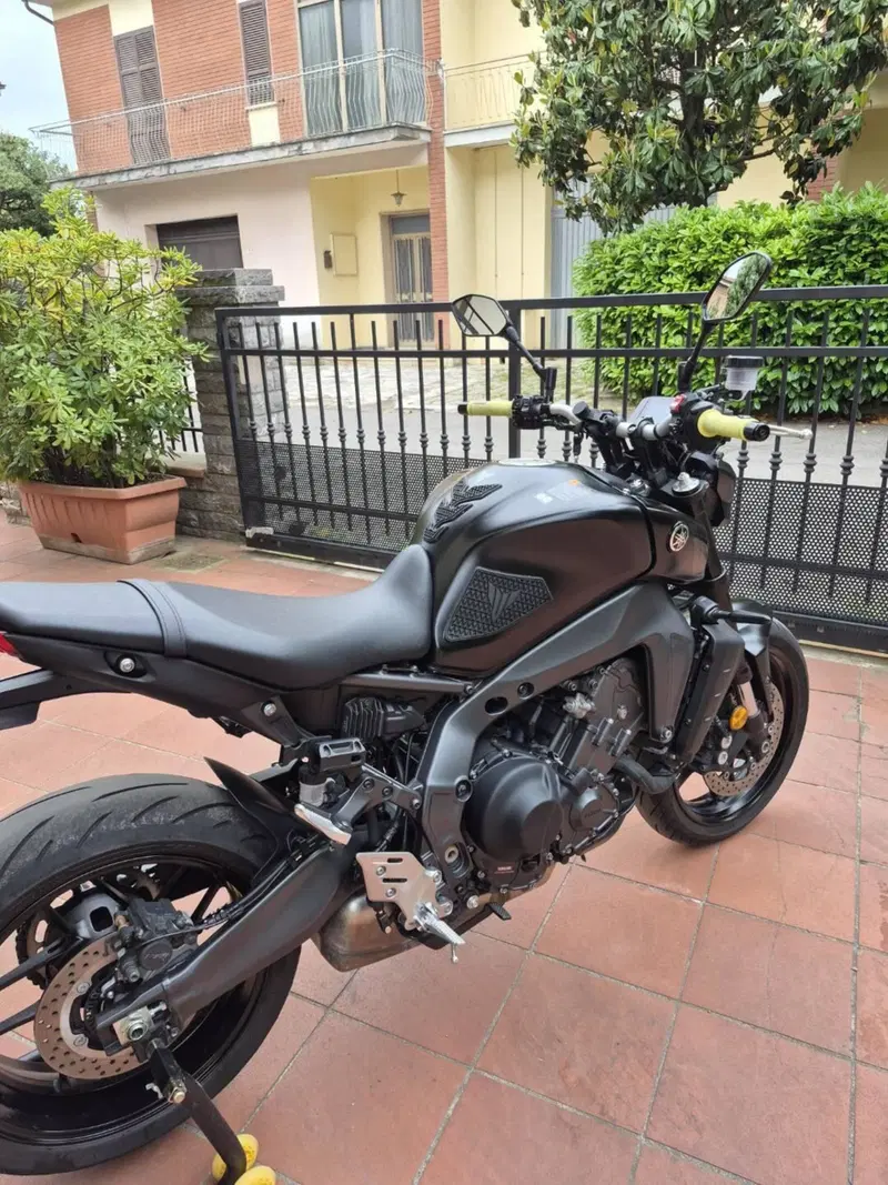 Yamaha MT-09 (2021 - 23) (2)