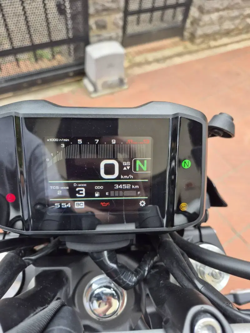 Yamaha MT-09 (2021 - 23) (5)