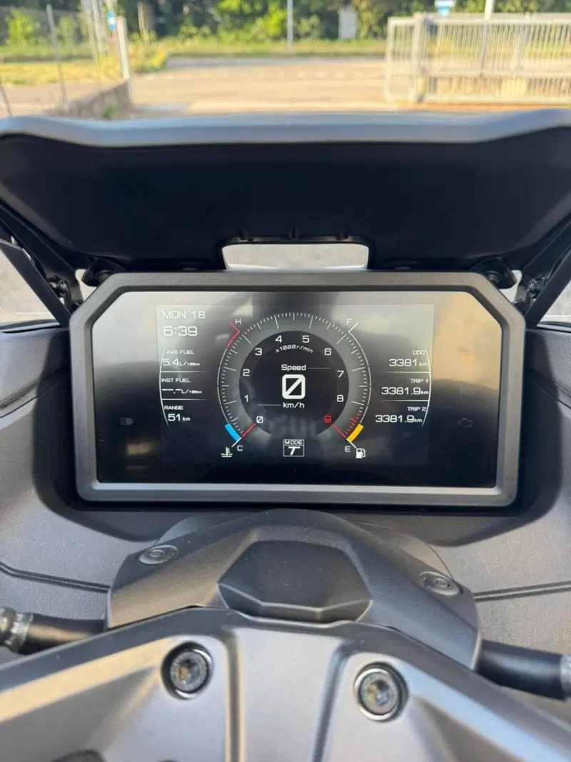 Yamaha T-Max 560 (2025 - 26) (5)