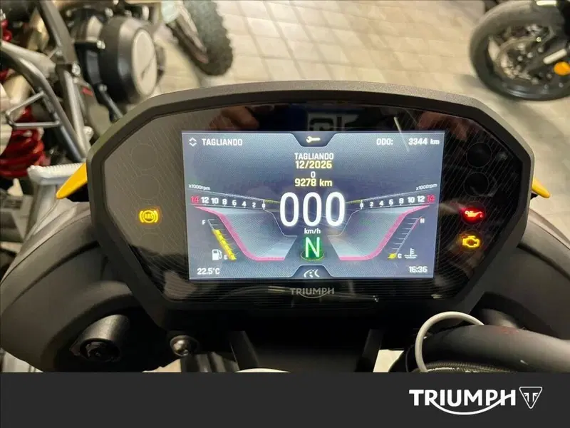 Triumph Street Triple 765 RS (2023 - 26) (9)