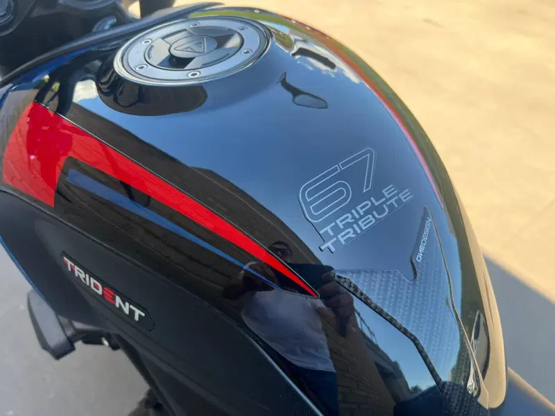 Triumph Trident 660 Triple Tribute Edition (2025 - 26) (8)