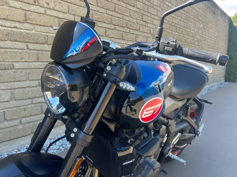 Triumph Trident 660 Triple Tribute Edition (2025 - 26) (10)