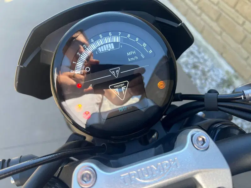 Triumph Trident 660 Triple Tribute Edition (2025 - 26) (13)